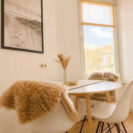 Maritimes Altstadt Mit Wlan Und Workstation *